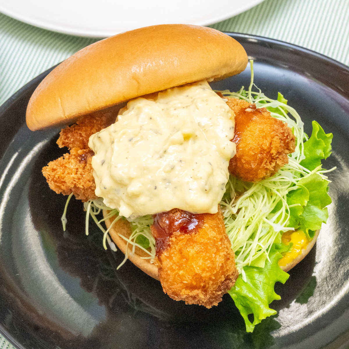 モスバーガー「海老エビフライバーガー」2