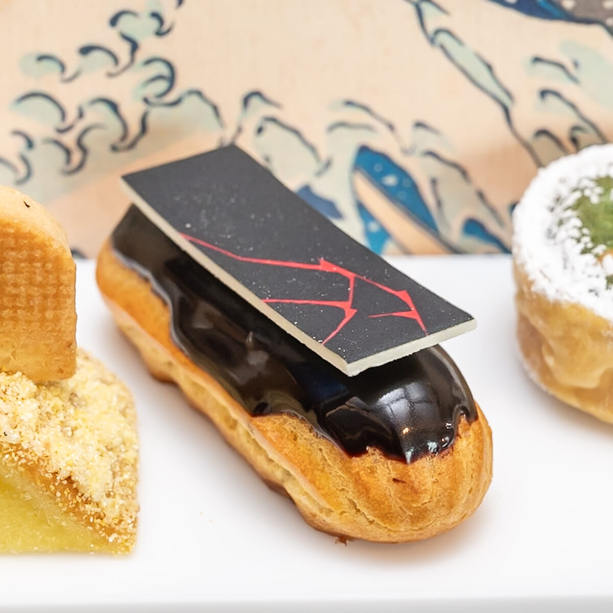 チョコエクレア（＝冨嶽三十六景　山下白雨（さんかはくう））