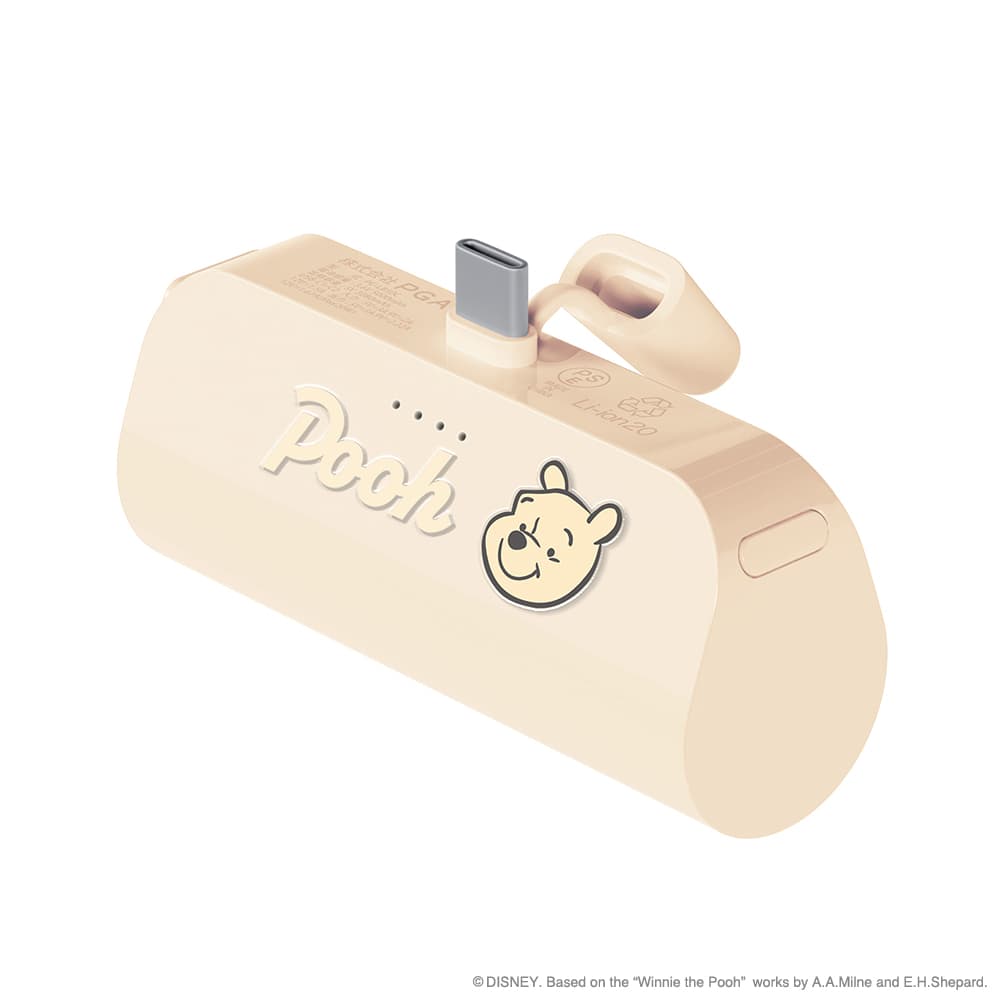 USB Type-C 直挿しモバイルバッテリー 5,000mAh（くまのプーさん）斜め
