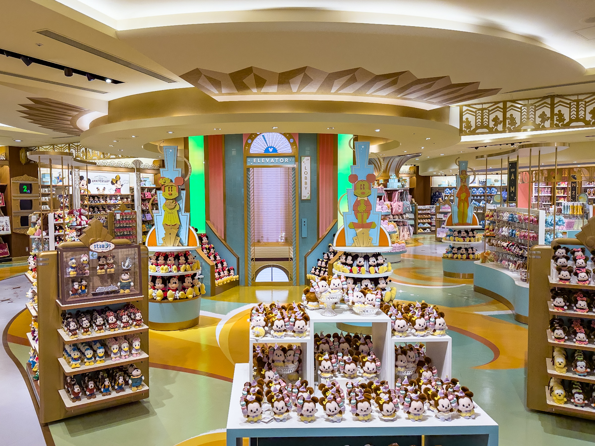 ディズニーストア 東京ディズニーリゾート店 リニューアル　デジタルエレベーター