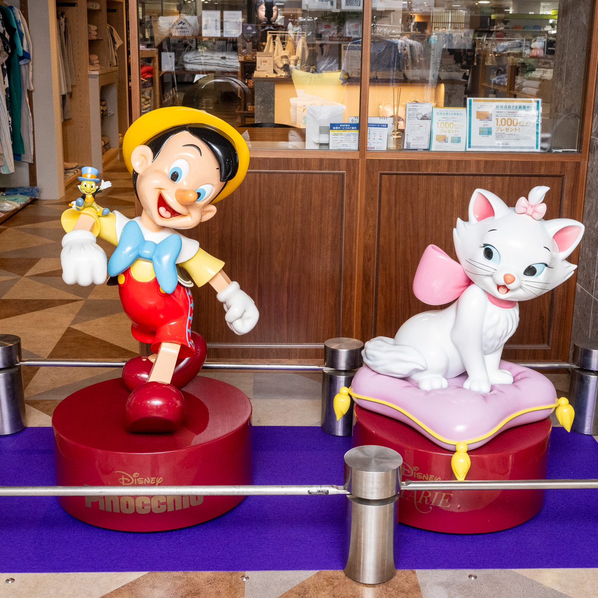 等身大スタチュー　ピノキオ＆マリー
