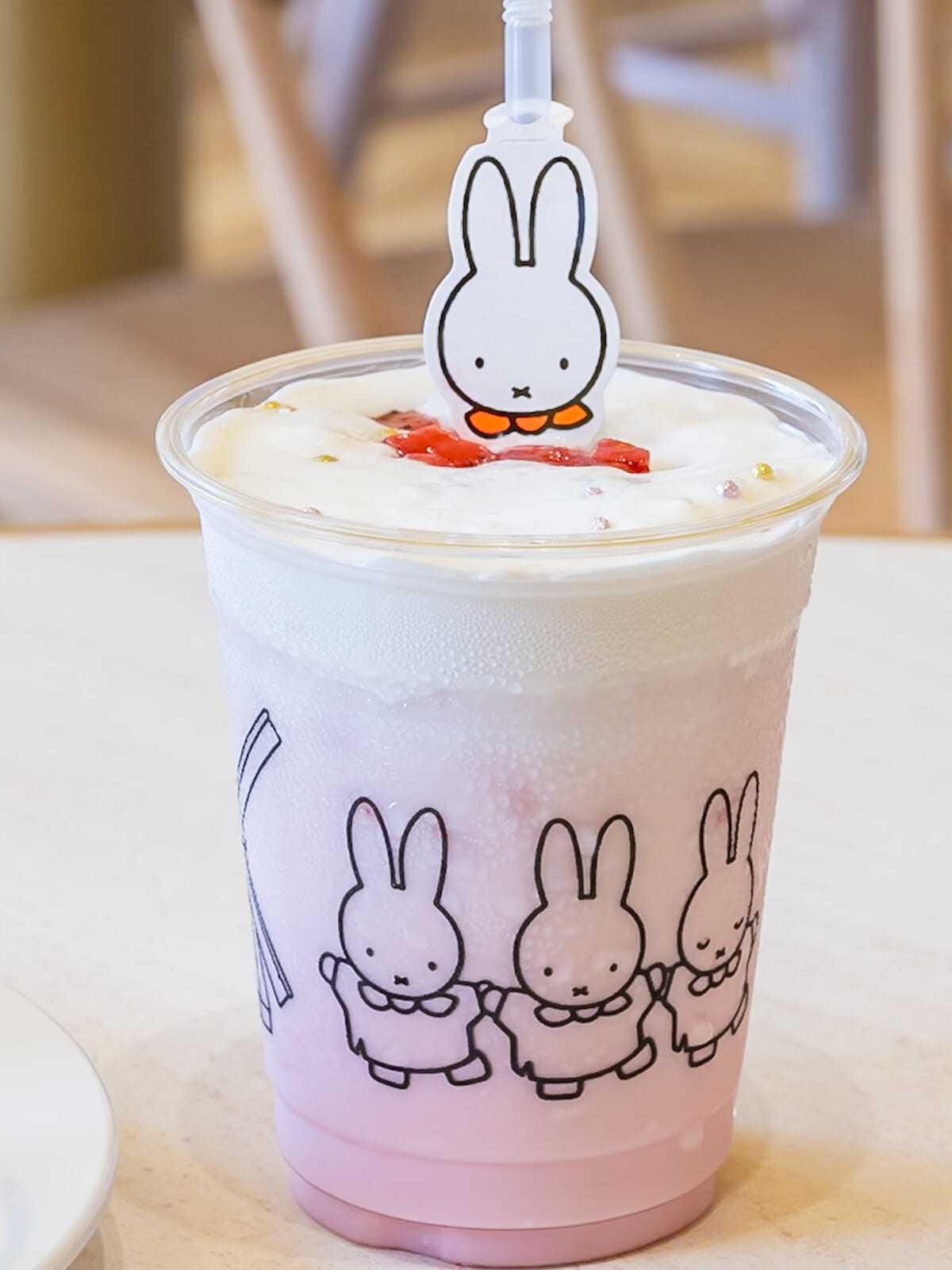 ミッフィーのセレブレーションいちごラテ2