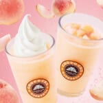 サンマルクカフェ「山梨県産白桃スムージーwithソフトクリーム」「山梨県産白桃スムージーwith白桃果肉ソース」