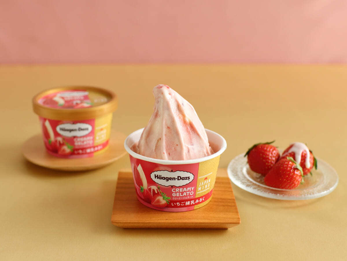 ミニカップ CREAMY GELATO『いちご練乳みるく』　2種類の味を混ぜたイメージ