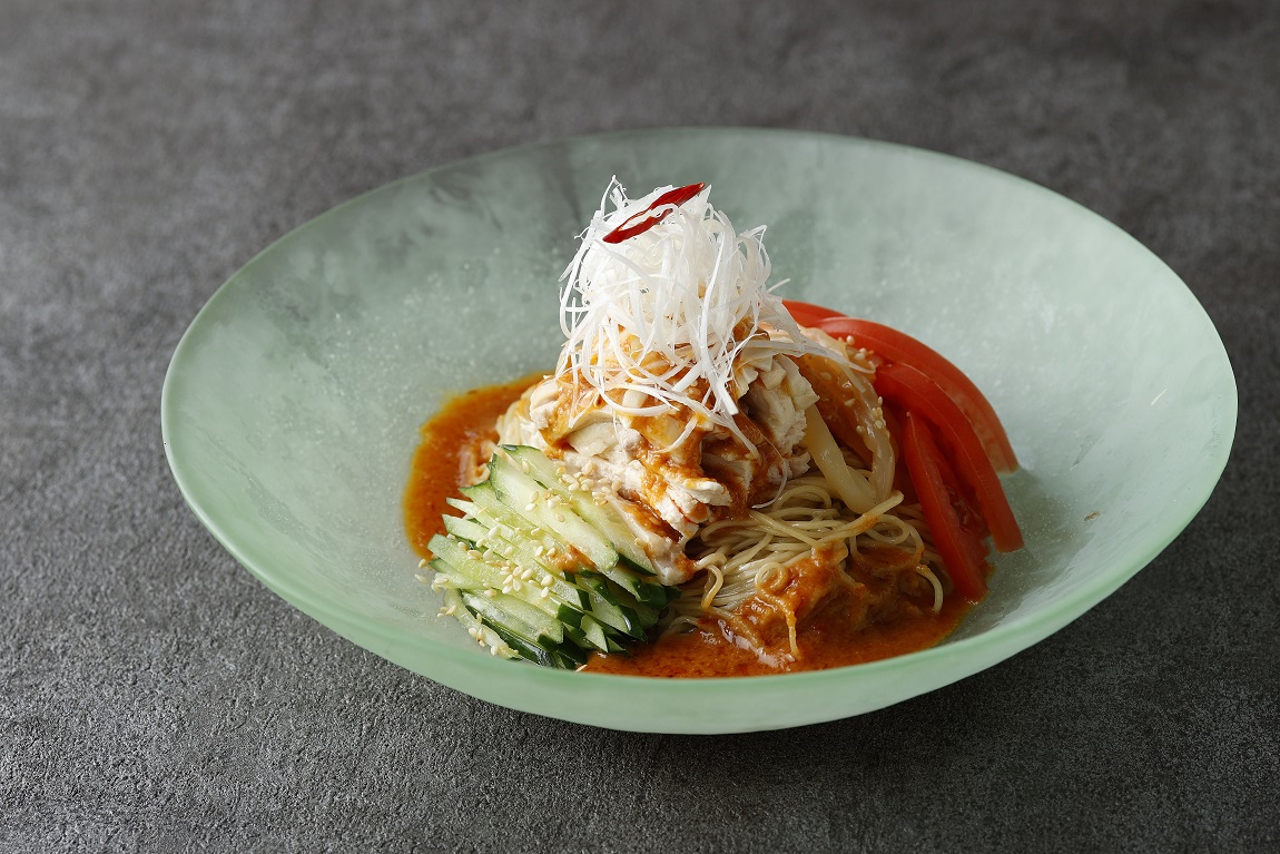 棒棒鶏冷麺 　胡麻と落花生の特製ソース（イメージ）