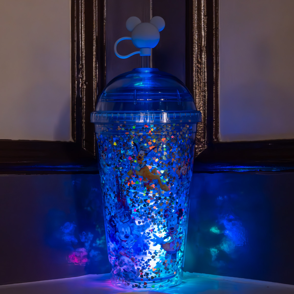 暗いところで光るミッキー＆フレンズのパーティタンブラー