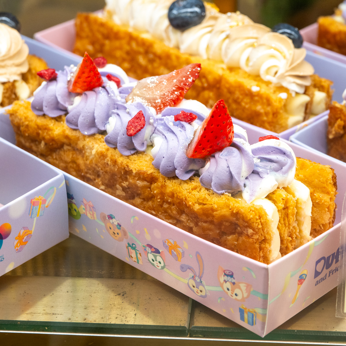 「ステラ・ルー」がテーマのタロイモ味のミルフィーユ