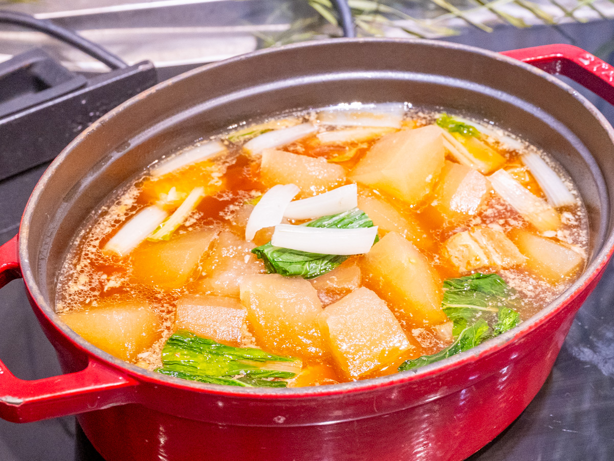 沖縄伝統料理 豚三枚肉の泡盛煮ラフテー