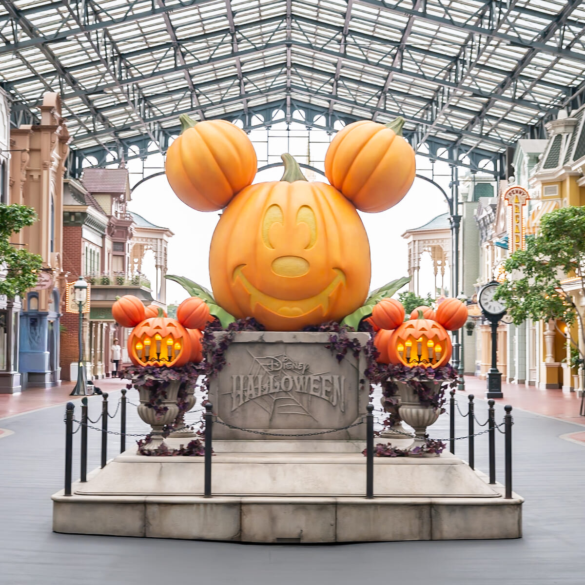 東京ディズニーリゾート“ディズニー・ハロウィーン2025”デコレーション
