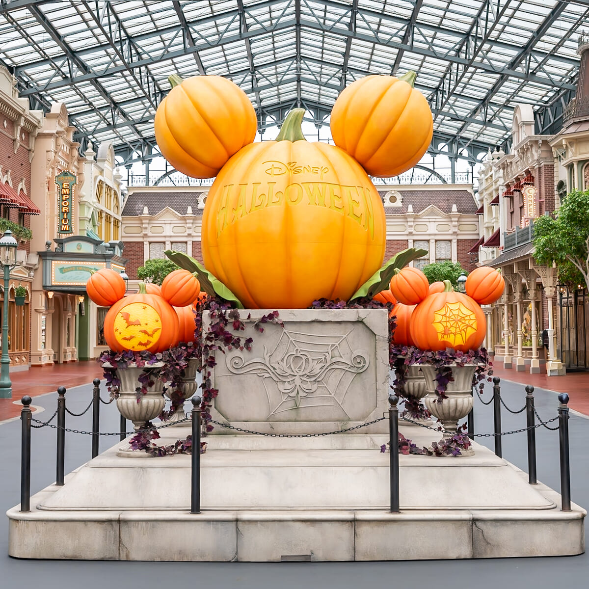 東京ディズニーリゾート“ディズニー・ハロウィーン2025”デコレーション2