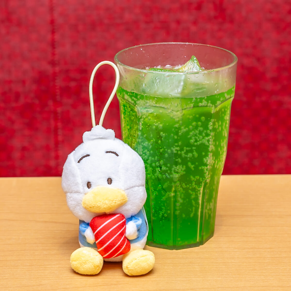 はぴだんぶいコラボ限定マスコット付きソフトドリンク