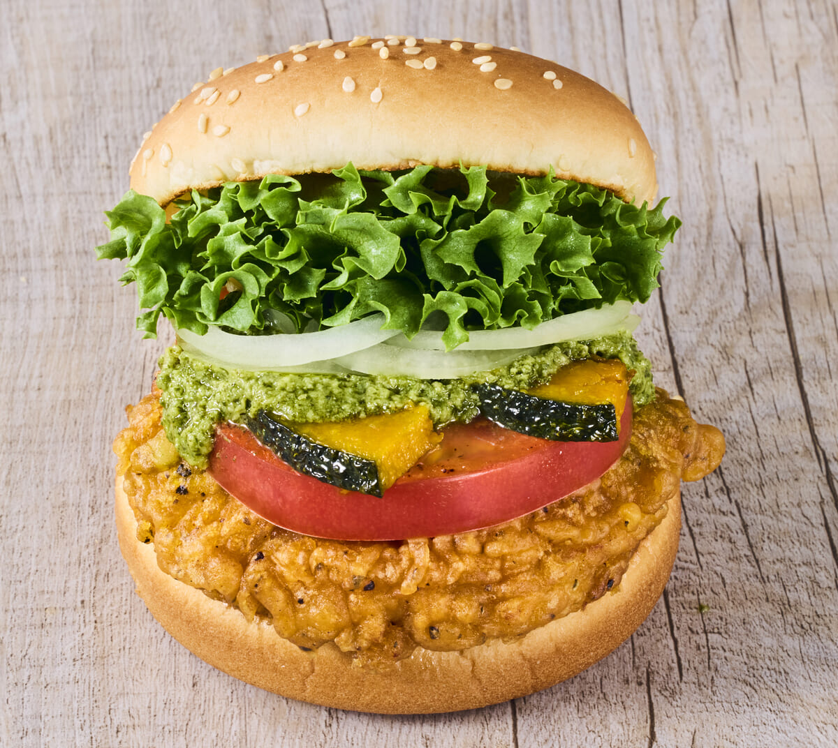 国産夏野菜のバジルチキンバーガー