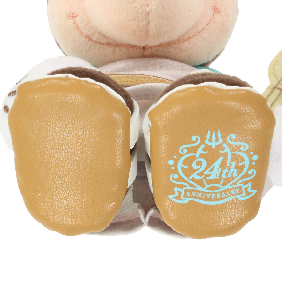 「ミニーマウス」のぬいぐるみバッジの靴の裏のデザイン