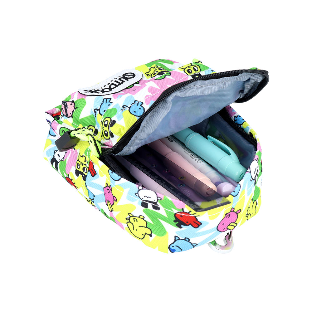 ペンケース BACK PACK　たまごっち カラフル（使用イメージ）