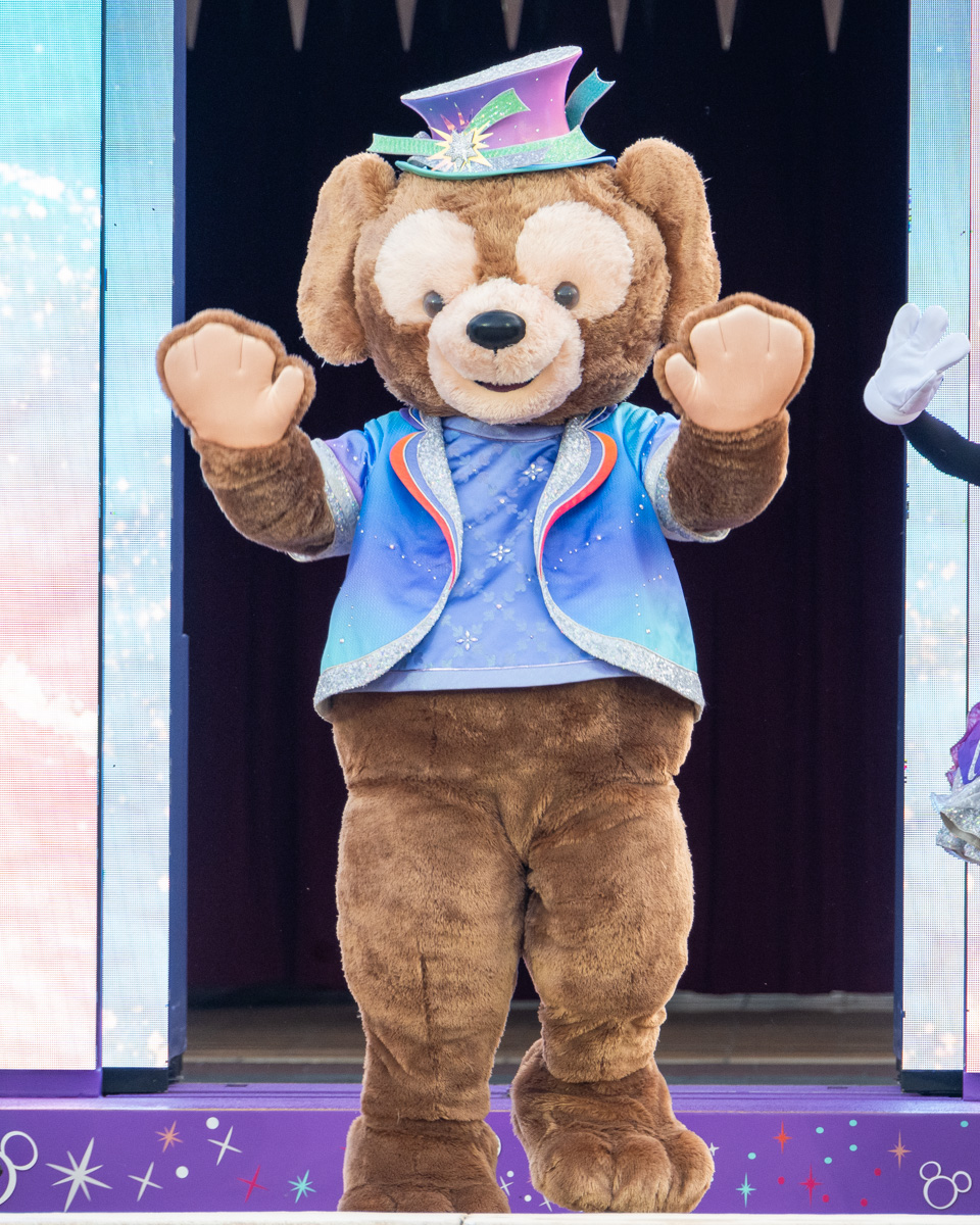 20周年コスチュームの「ダッフィー」