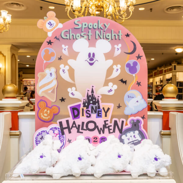 パークを楽しむかわいいゴースト!東京ディズニーリゾート“ディズニー・ハロウィーン2025”グッズ・お土産