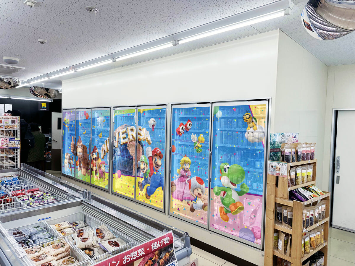 ローソン 銀座四丁目昭和通店　ユニバーサル・スタジオ・ジャパン特別ラッピング2