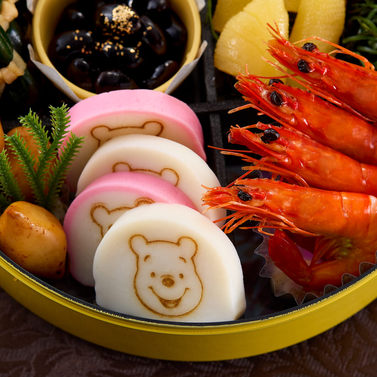 おせち・三段重「くまのプーさん」焼き印紅白かまぼこ