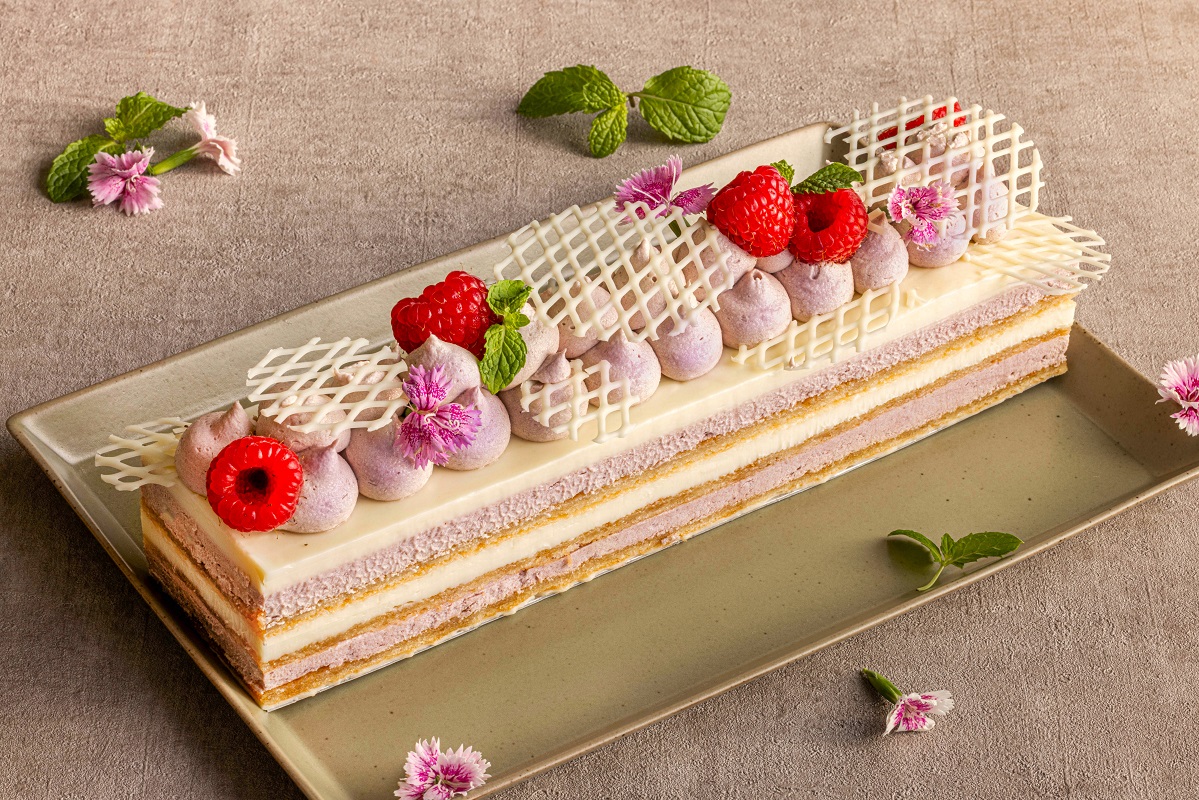 紫芋とホワイトチョコのオペラ