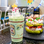 ディズニーアンバサダーホテル「チックタック・ダイナー」“ディズニー・クリスマス2025”スペシャルメニュー　スペシャルドリンク