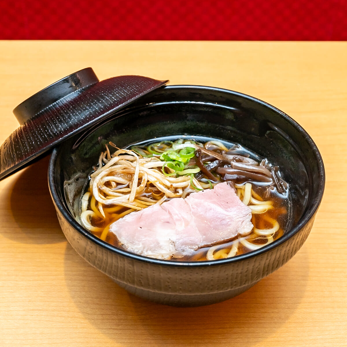 復刻メニュー:観月の宴 原神コラボ限定ステッカー付き 復刻 醤油ラーメン2