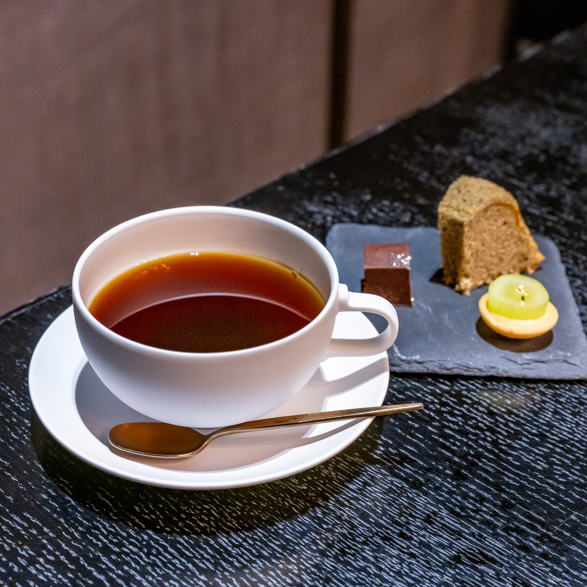 スペシャルティコーヒーまたは紅茶