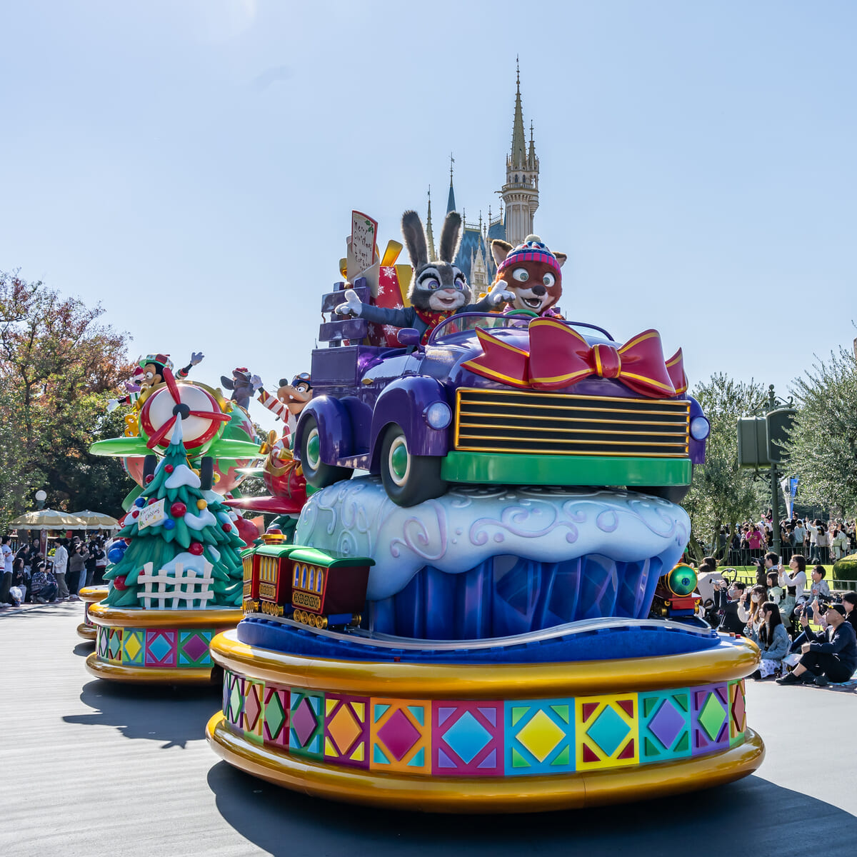 乗り物大好きっ子の願いを乗せたフロート