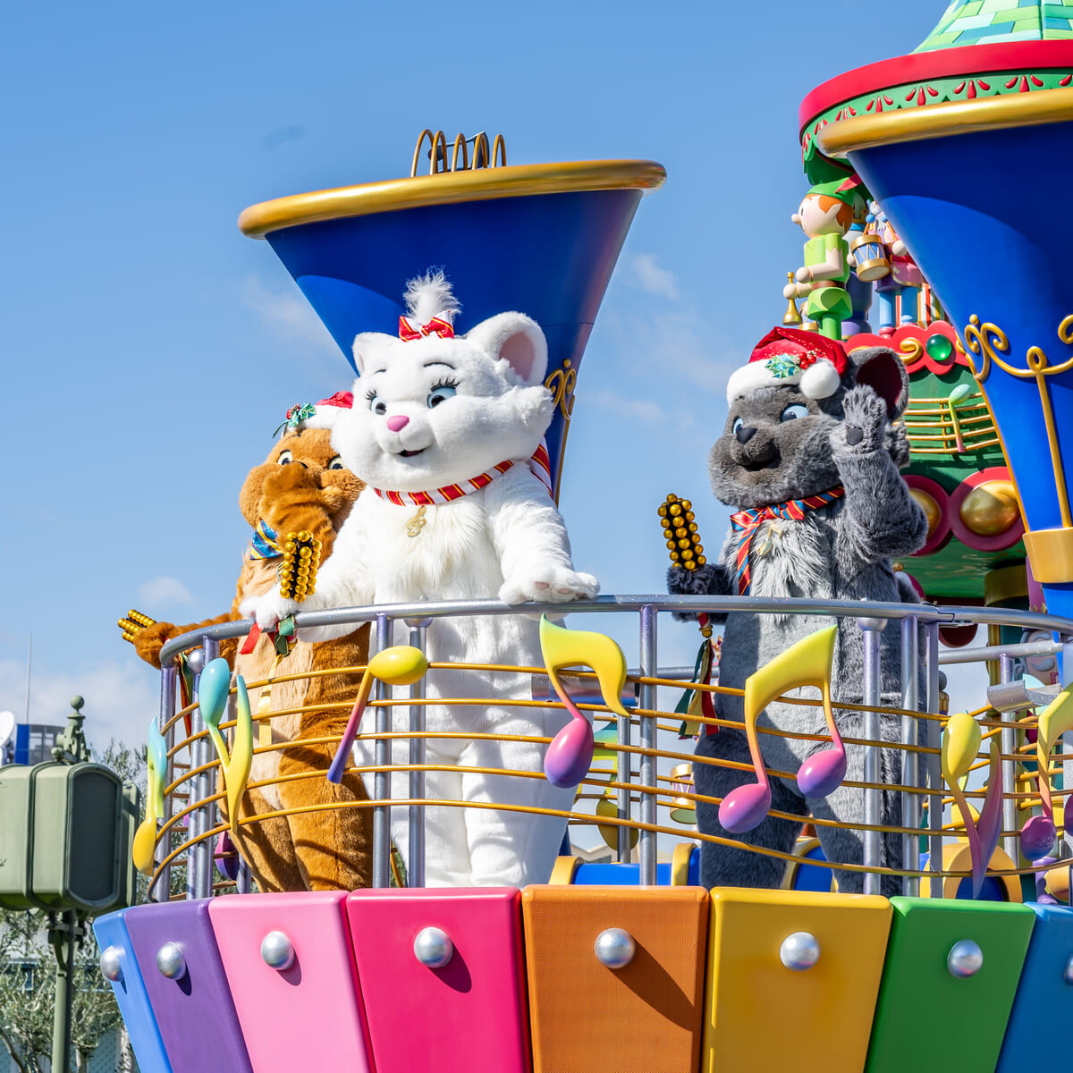 愉快な演奏を披露する音楽隊2