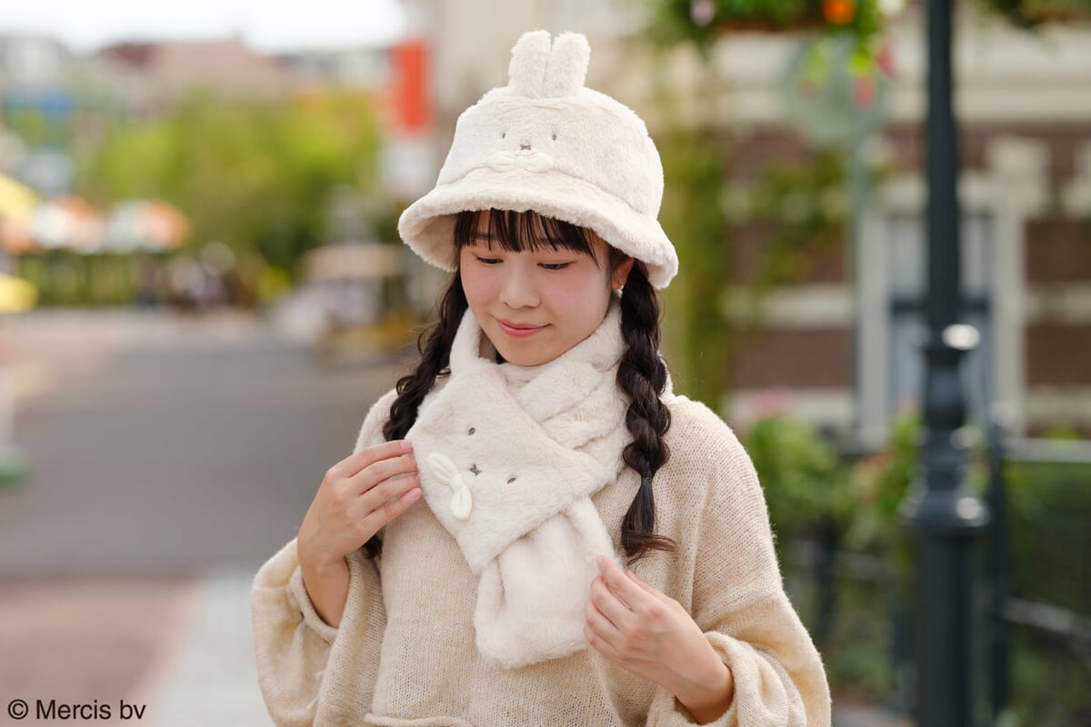 おかおマフラー White　おかおハット White