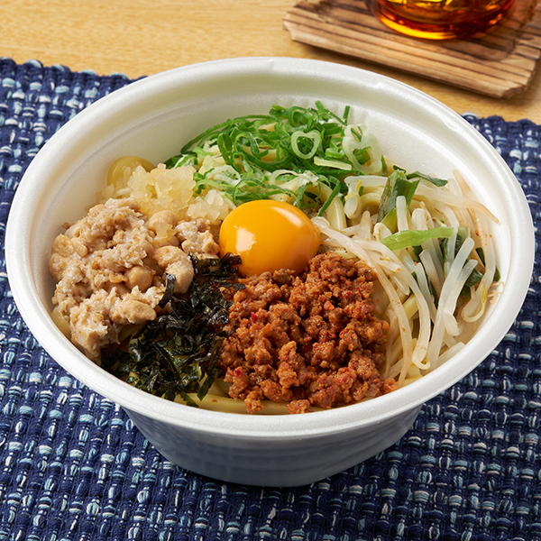 麺屋こころ監修　背脂ニンニクマシマシ！月見台湾風まぜそば
