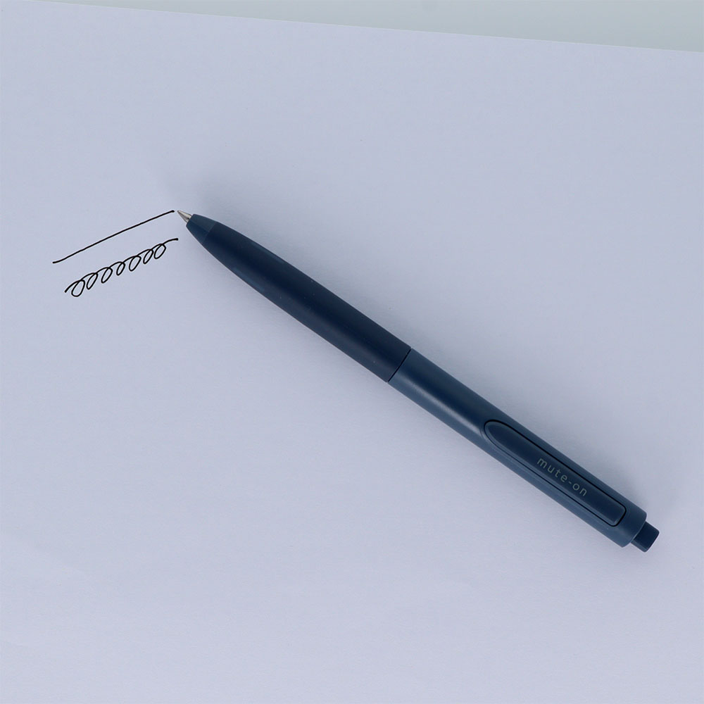 静音ゲルボールペン ミュートン(静寂の夜明け)使用イメージ