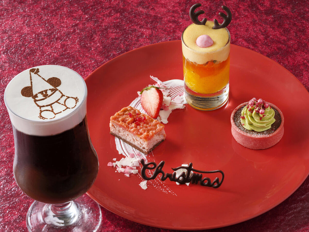 東京ディズニーランド／センターストリート・コーヒーハウス“ディズニー・クリスマス2025”スペシャルデザートセット