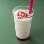 カスバ・フードコート「スペシャルラッシー（ストロベリー＆ホワイトチョコレート）」