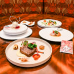 ディズニーアンバサダーホテル「エンパイア・グリル」“ディズニー・クリスマス2025”スペシャルメニュー　ディナー