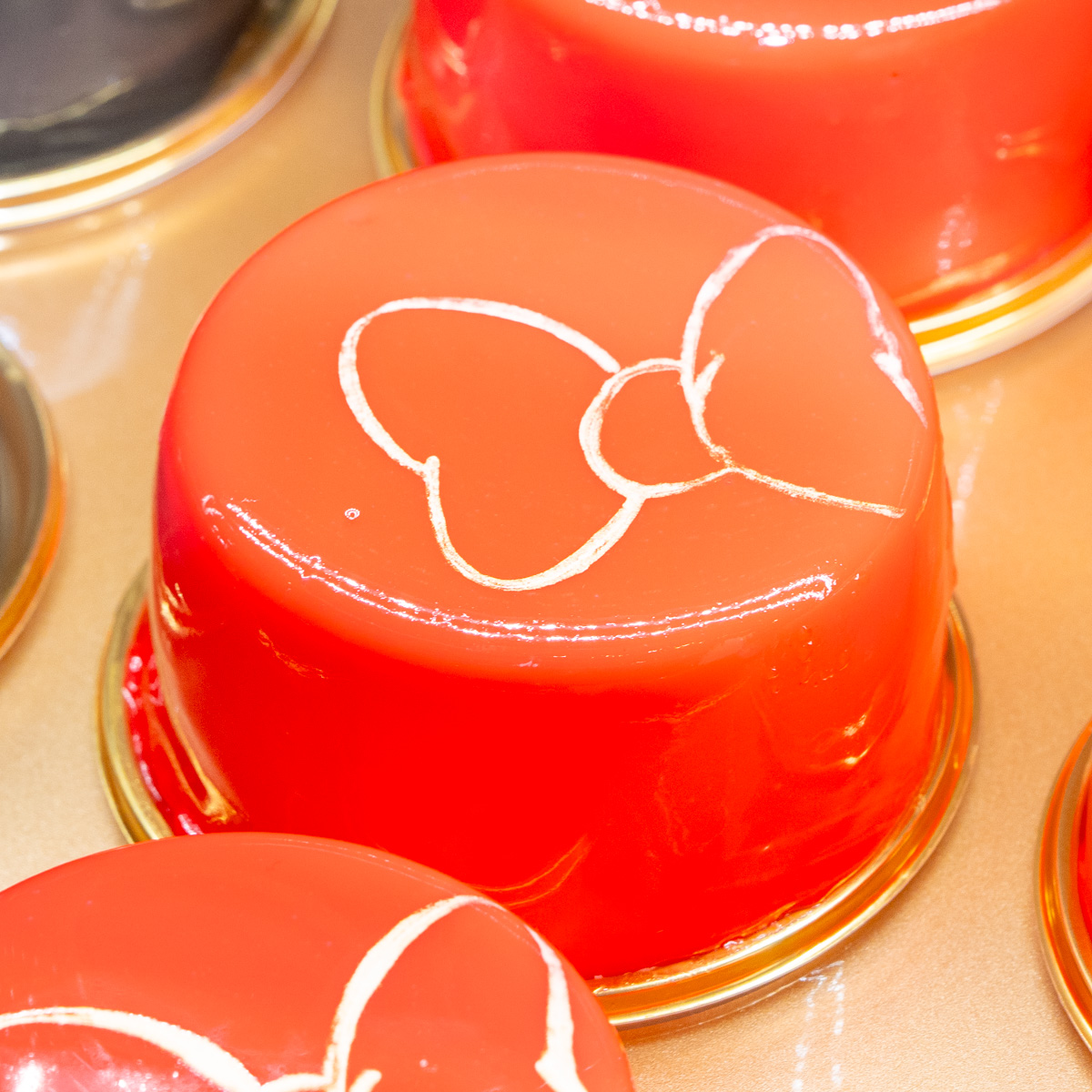 『ミニーマウス』 Ruban d'Amour(リュバン・ダルール) 苺とホワイトチョコのムースケーキ