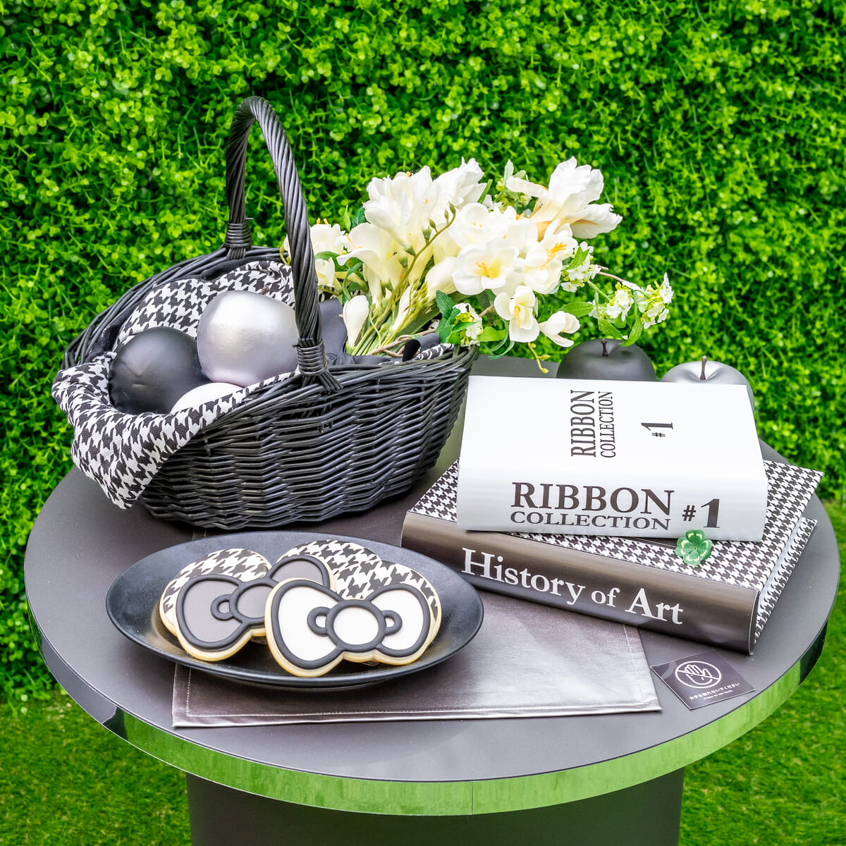 来場の思い出にもなる「モノクロガーリーふたごコーデデザインシリーズ」などを発売02