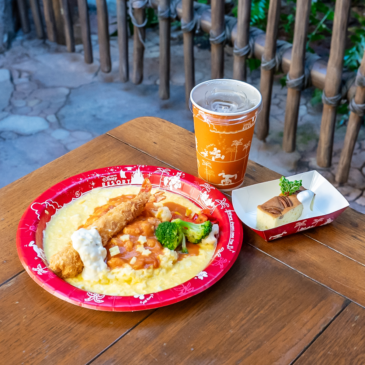 実食レポ】エビフライが乗ったごちそうプレート！東京ディズニーランド