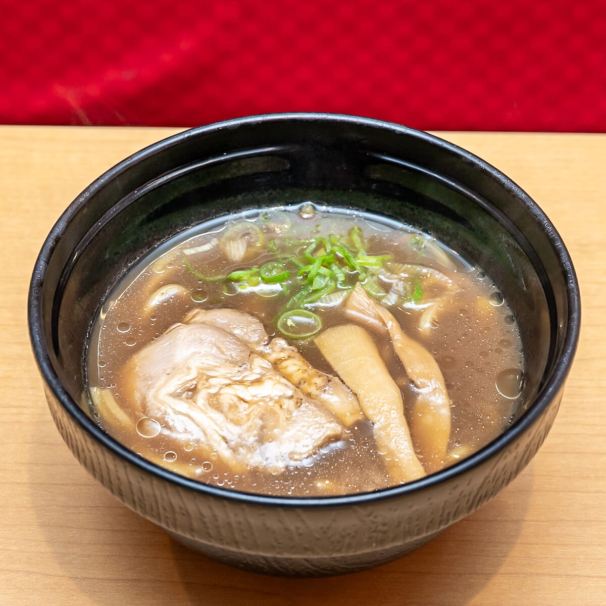 “神戸・丸髙中華そば”監修「和歌山 豚骨しょうゆラーメン」