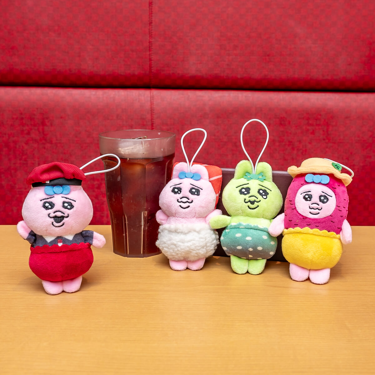 可哀想に!コラボ限定マスコット付き ソフトドリンク2