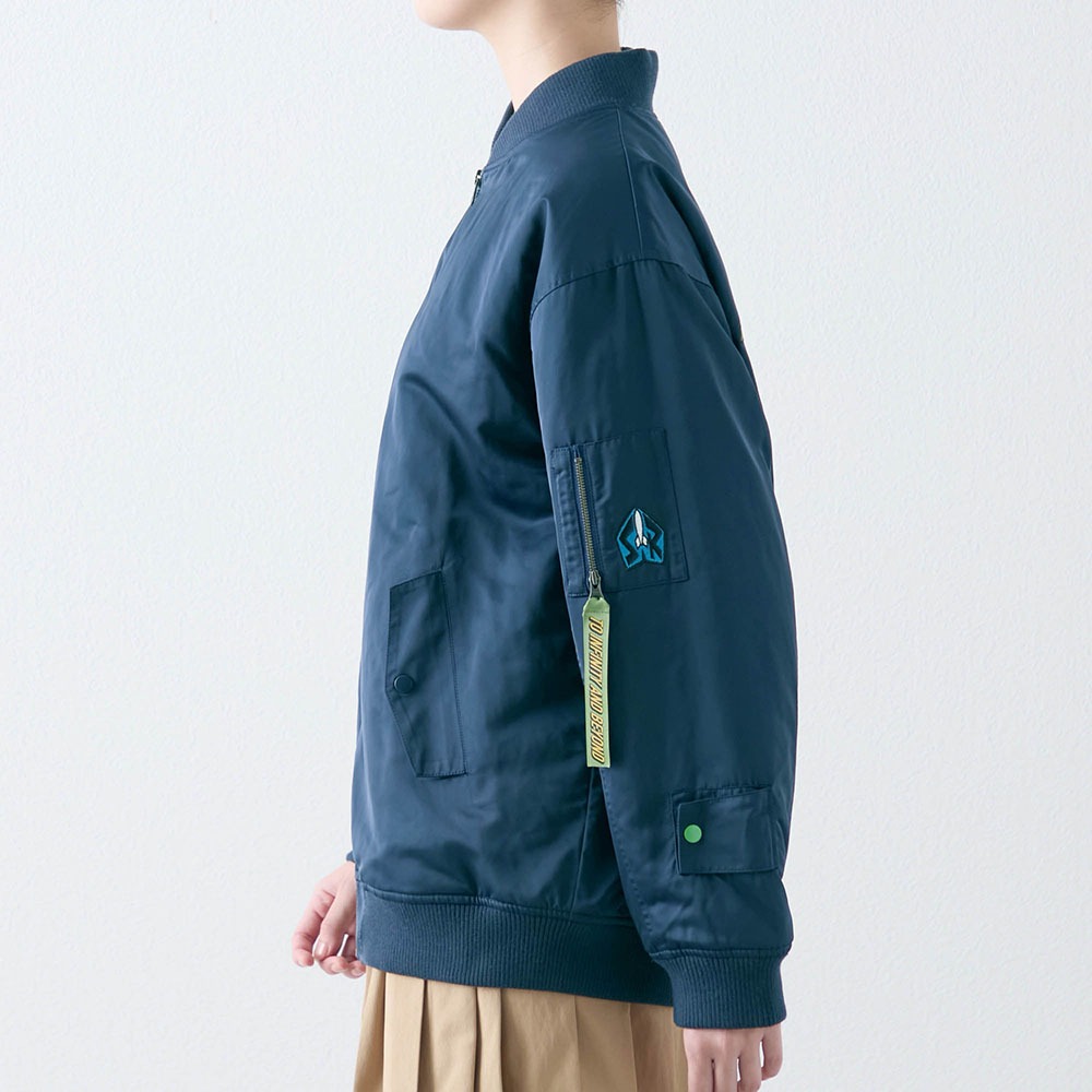 中わた入りブルゾン　サイドスタイル　左