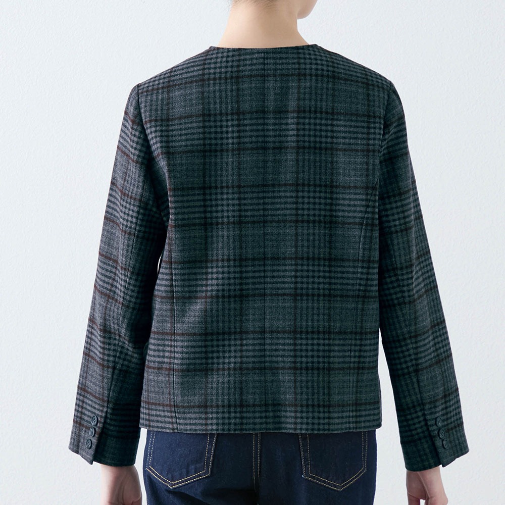 裏地プリントノーカラージャケット　バックスタイル