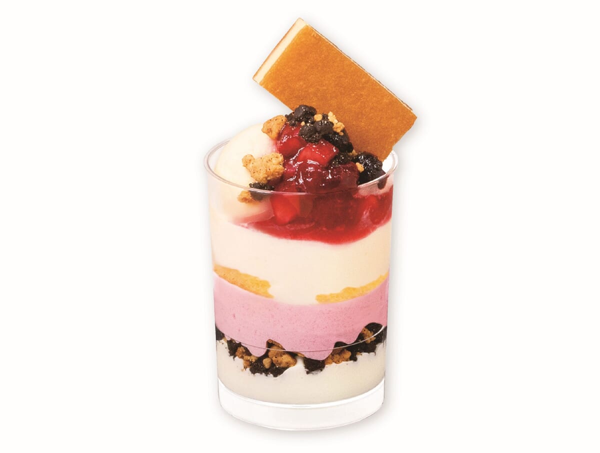 KURA ROYAL「NYストロベリーチーズケーキパフェ」