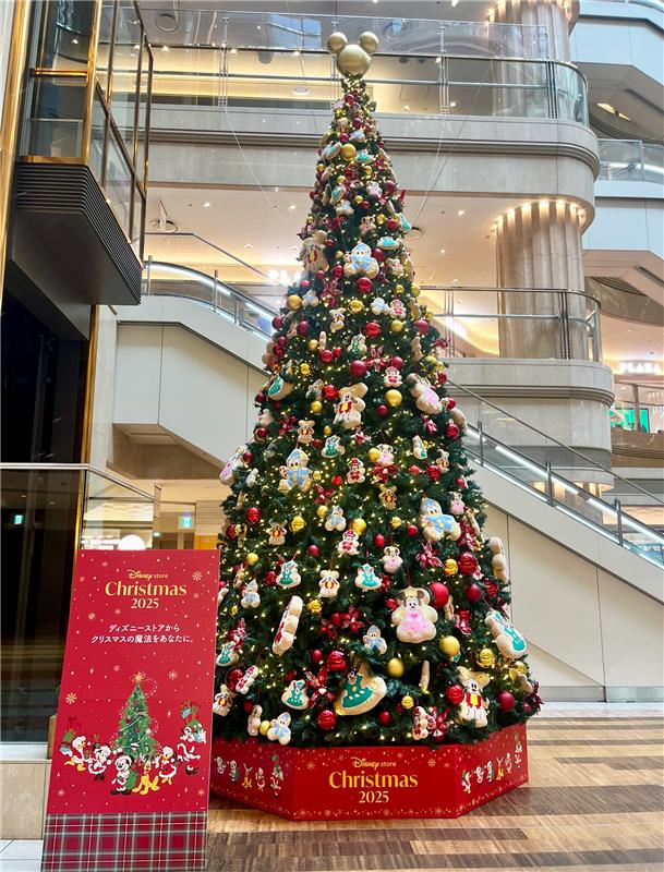 この時期だけのスペシャル店舗装飾や冬にぴったりのぬいぐるみシリーズ 