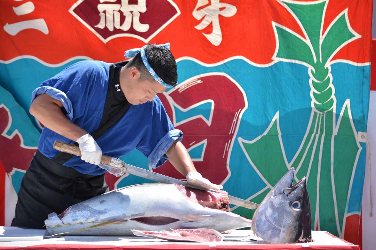マグロ解体ショー