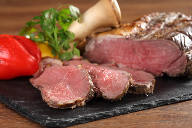 USサーロインのローストビーフ 赤ワインソース