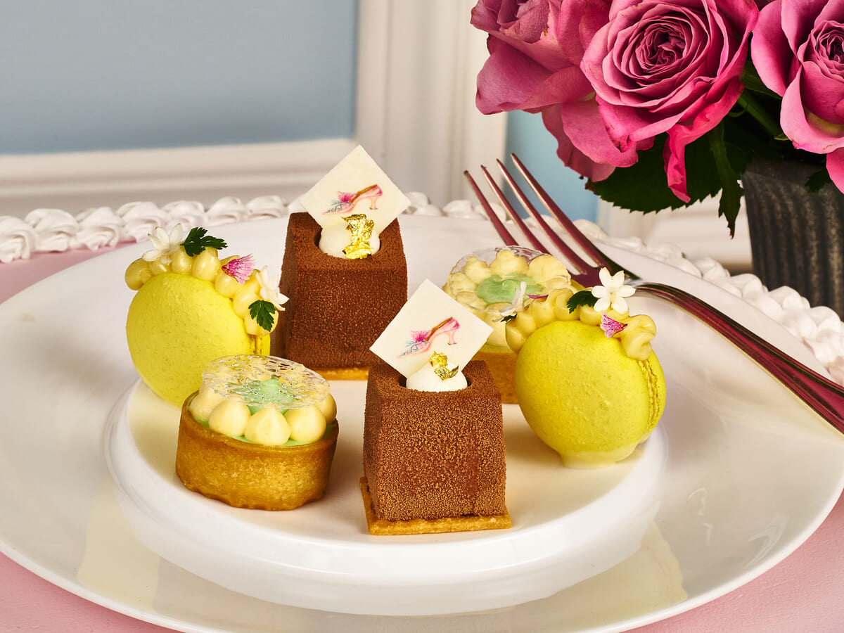 マリー・アントワネット by マノロ ブラニク アフタヌーンティー(スイーツ2)