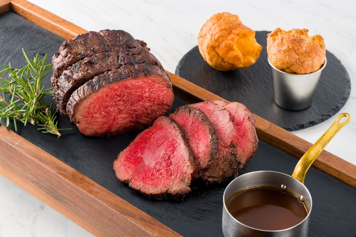 道産牛のローストビーフ　ヨークシャープティング添え