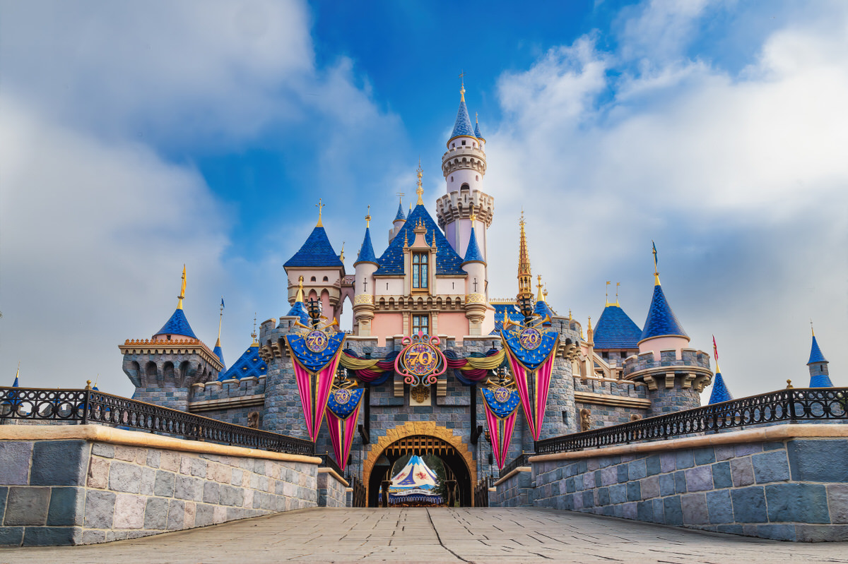 70周年お城_©Disney