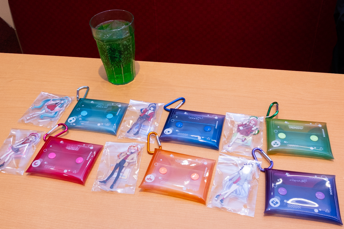 プロジェクトセカイコラボ限定マルチポーチ付き ソフトドリンク