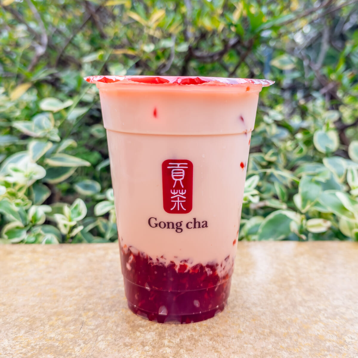 あまおう ホリデー ミルクティー（ICED）